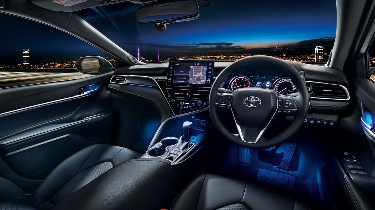toyota-my-camry-luxurious-design
