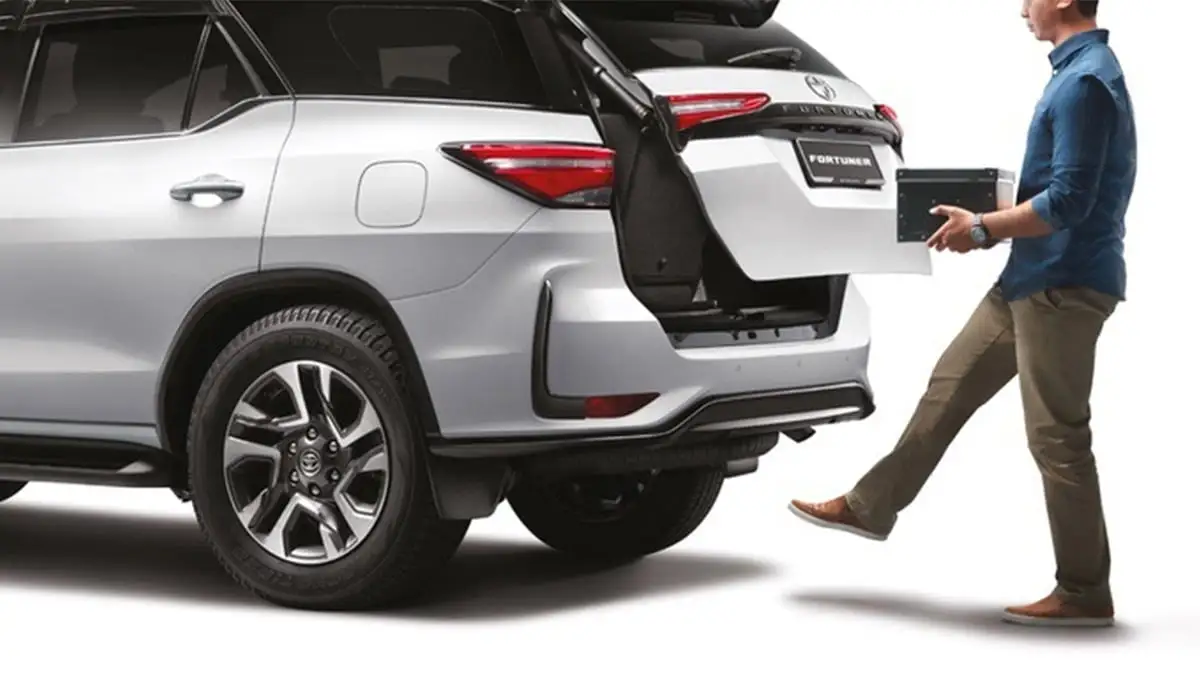 Toyota Fortuner is equipped with Kick-sensor Power Back Door
