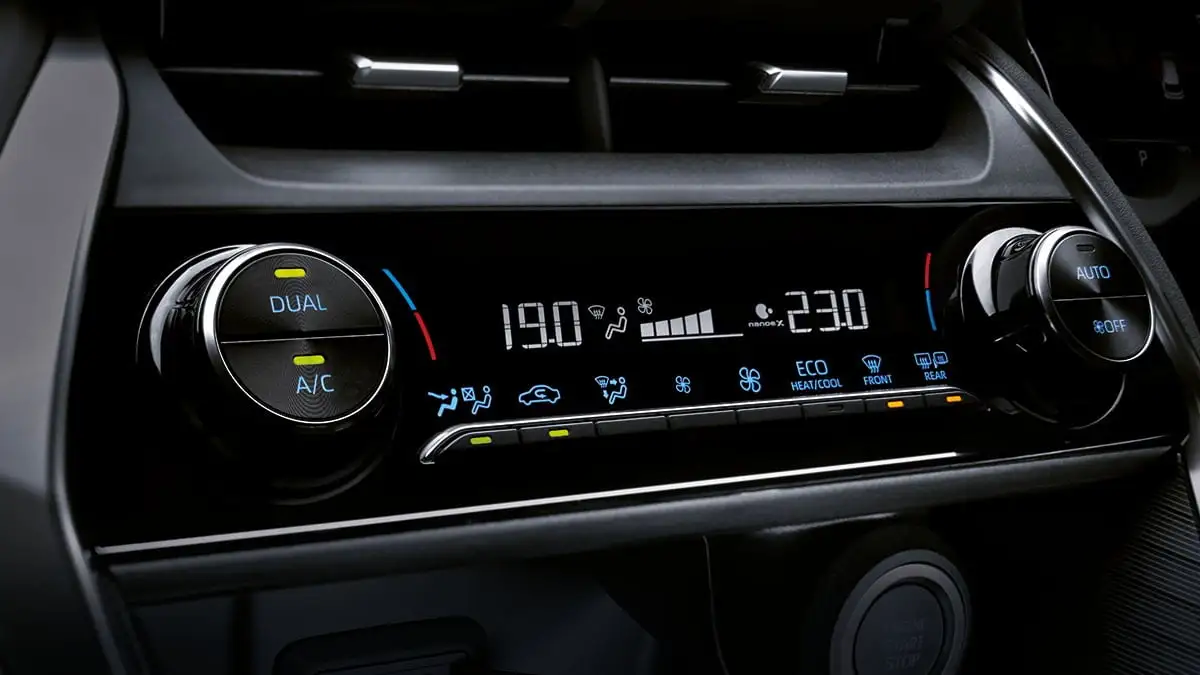Toyota Harrier is equipped with Dual-zone Automatic Climate Control