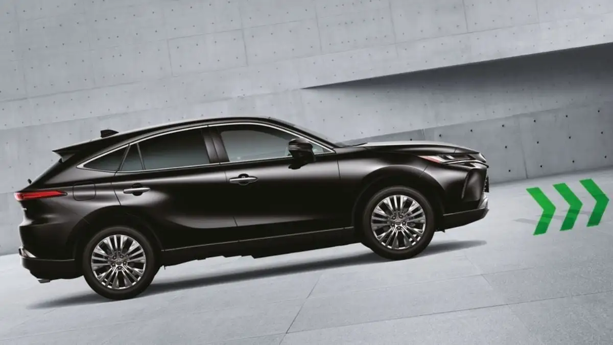 Toyota Harrier featuring HAC system showing uphill assistance technology with visual movement indicators