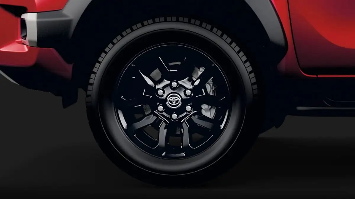 Toyota Hilux equipped with Stylish 18" Alloy Rims