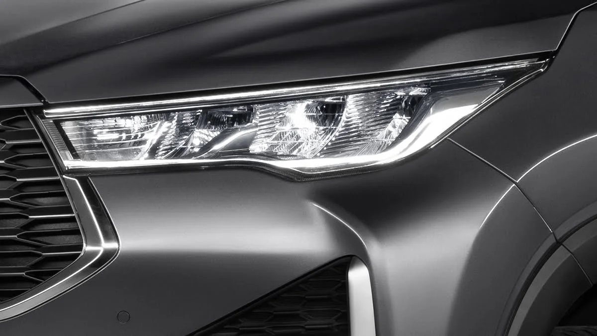 Toyota Innova Zenix with New LED Headlamps
