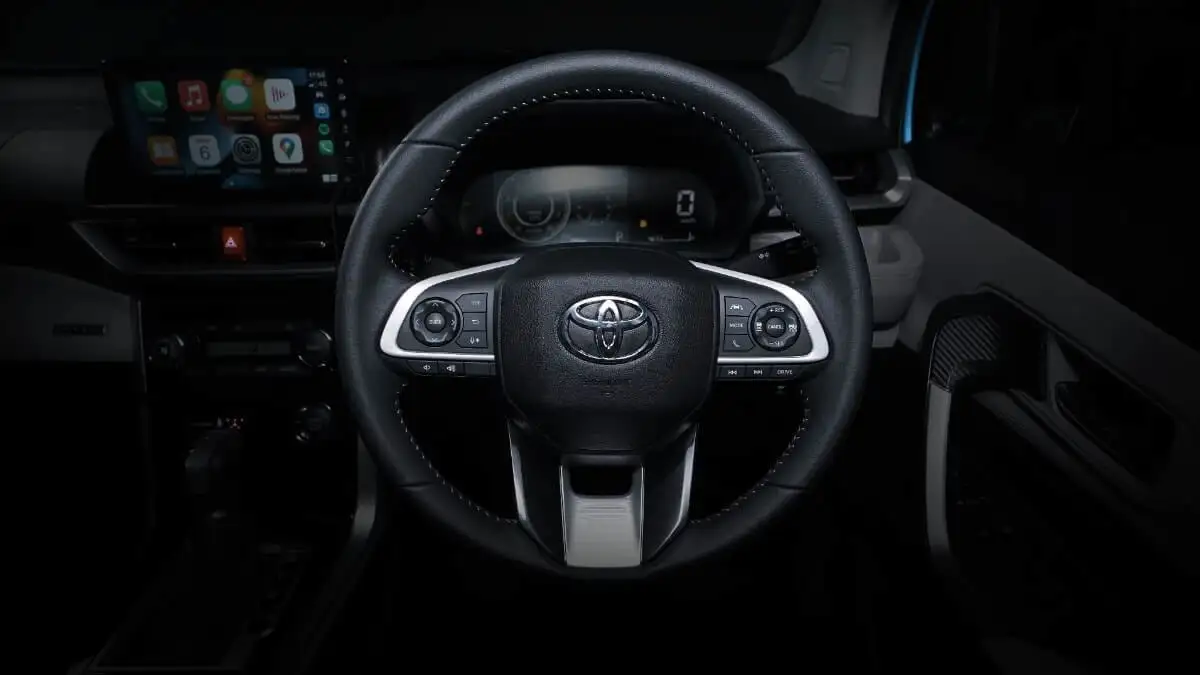 Toyota Veloz steering wheel with telescopic adjustment and electric power steering for enhanced maneuverability