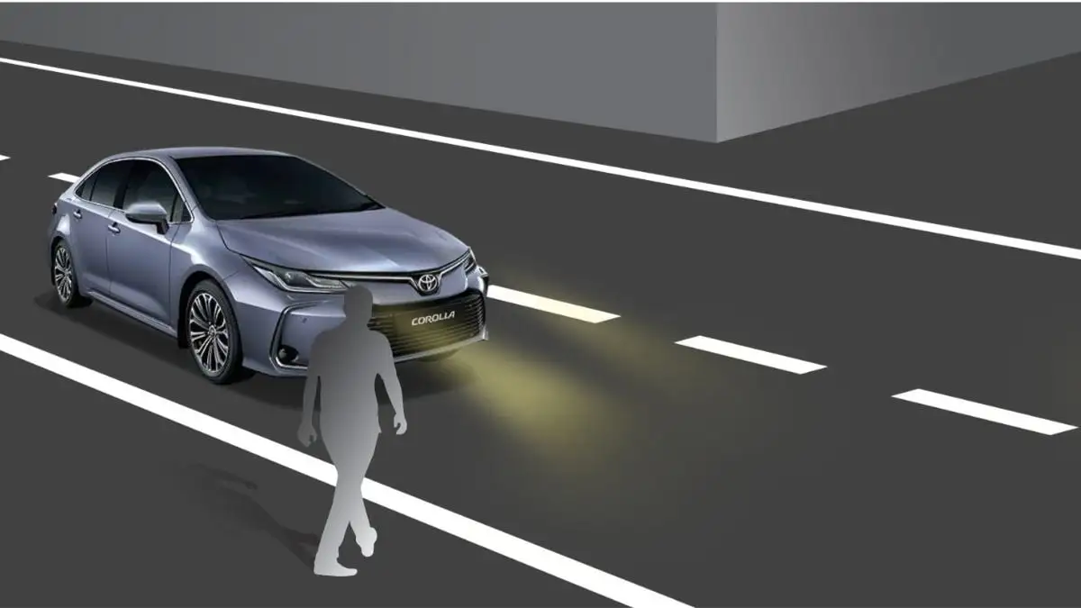 Toyota Corolla with Safety Sense Automatic High Beam (AHB)