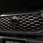 Toyota Innova Zenix honeycomb front grille detail with chrome accents and premium finish quality